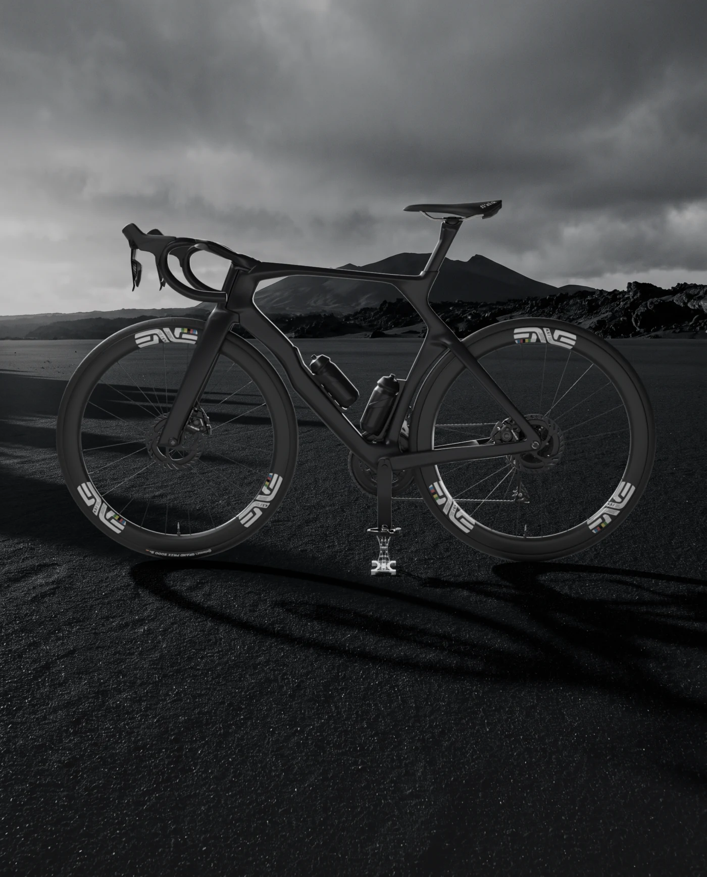 Vélo de profil sur Stand 0.01, plaine de lave volcanique